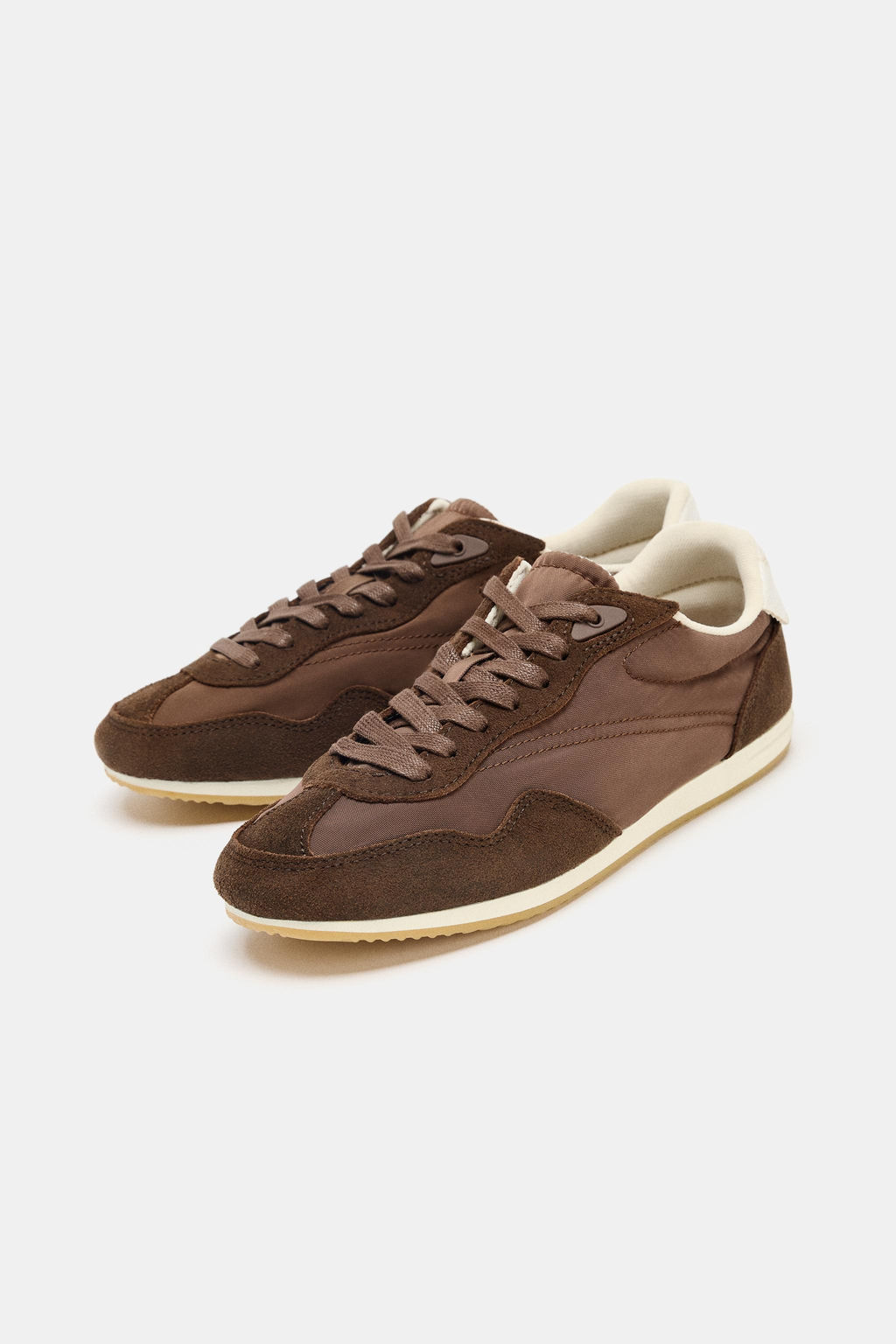 SOFT TRAINERS