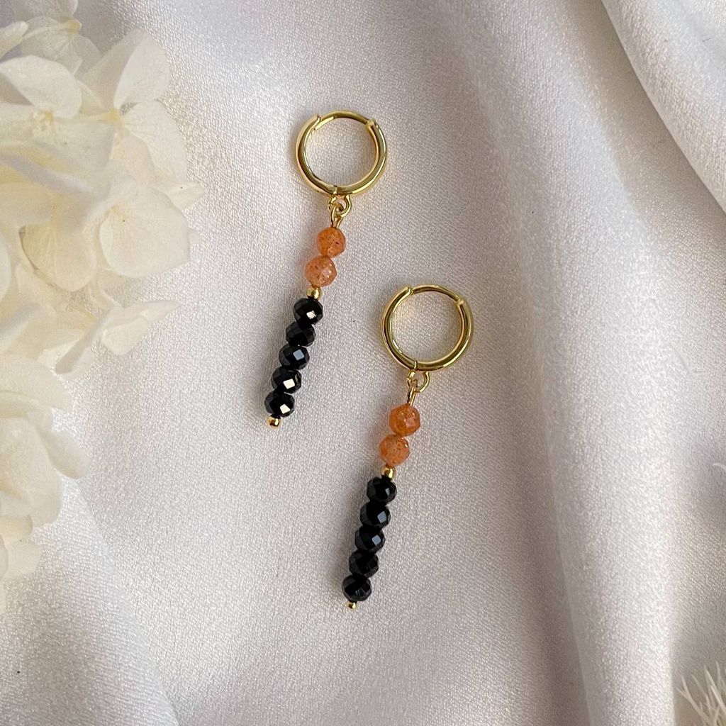 Серьги длинные из Солнечного камня и Шпинели