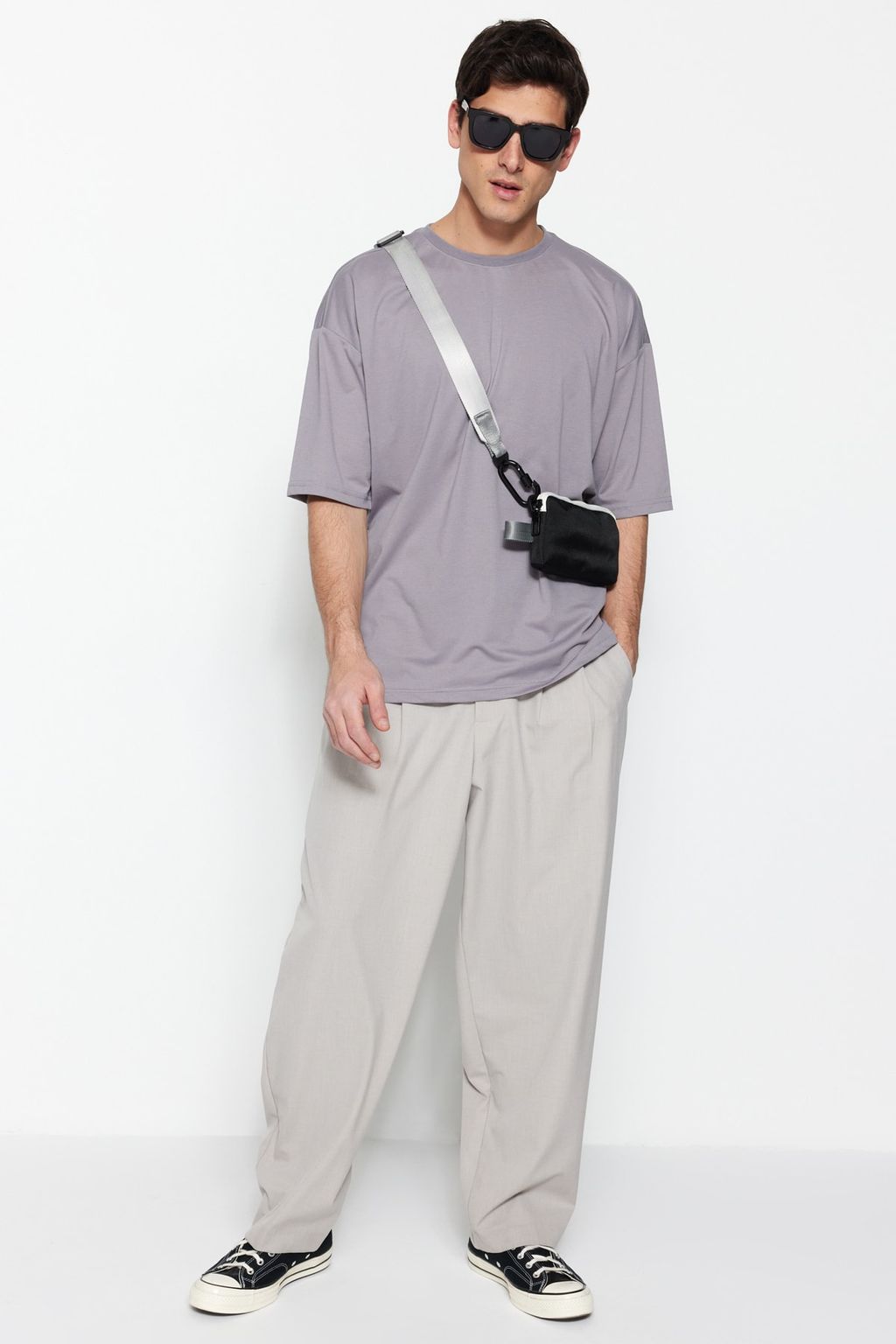 TRENDYOL MAN Siyah Basic Bisiklet Yaka Oversize/Genis Kesim K?sa Kollu T-Shirt TMNSS22TS0317 - Trendyolmilla фото 26