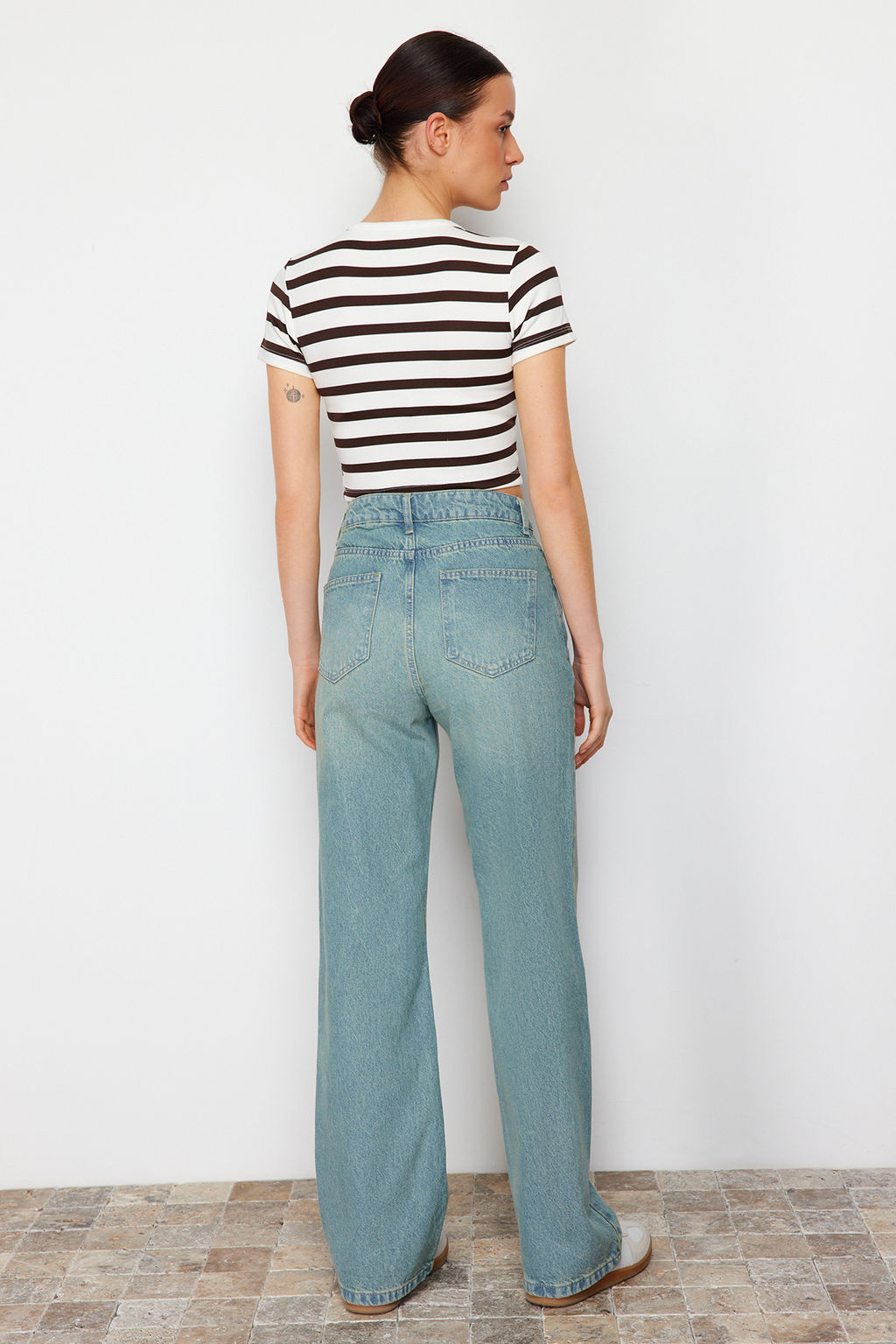 TRENDYOLMILLA Mavi Soluk Efekt Vintage Yuksek Bel Wide Leg Jeans TWOSS23JE00166  фото 7