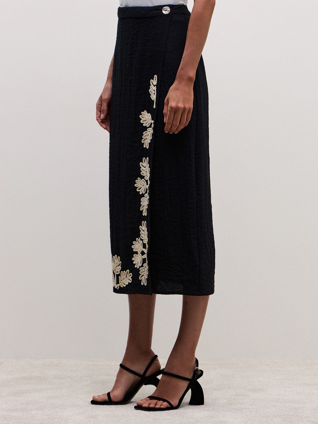 Миди юбка с вышивкой / Zarina  фото 5