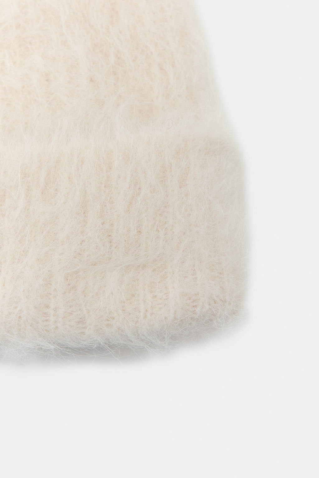 ALPACA BEANIE FROM THE SKI COLLECTION