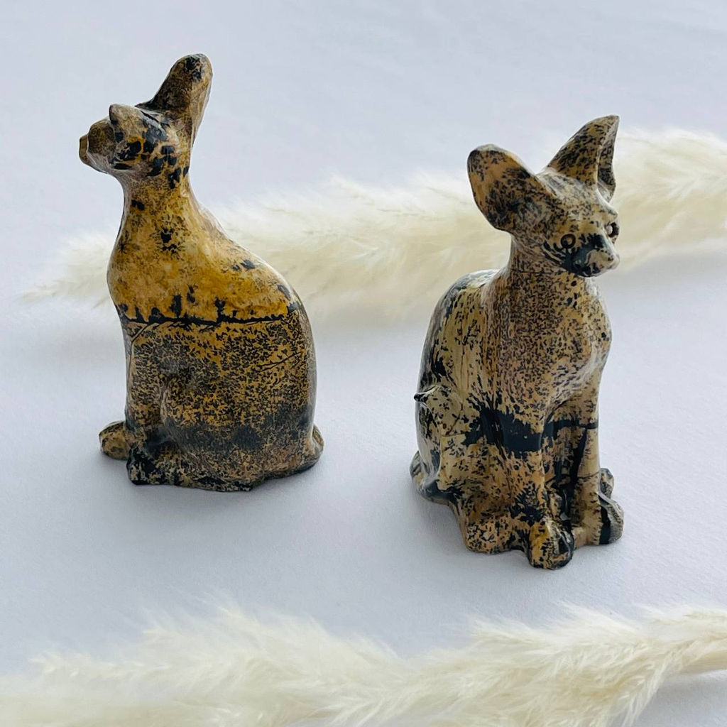 Кошка резная из дендритовой Яшмы