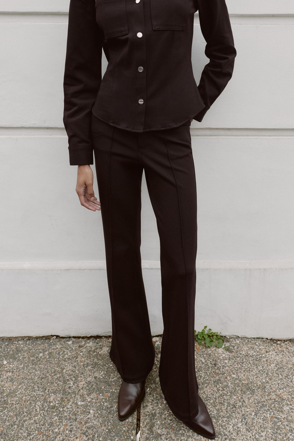 LOW-RISE FLARE TROUSERS - Zara фото 2