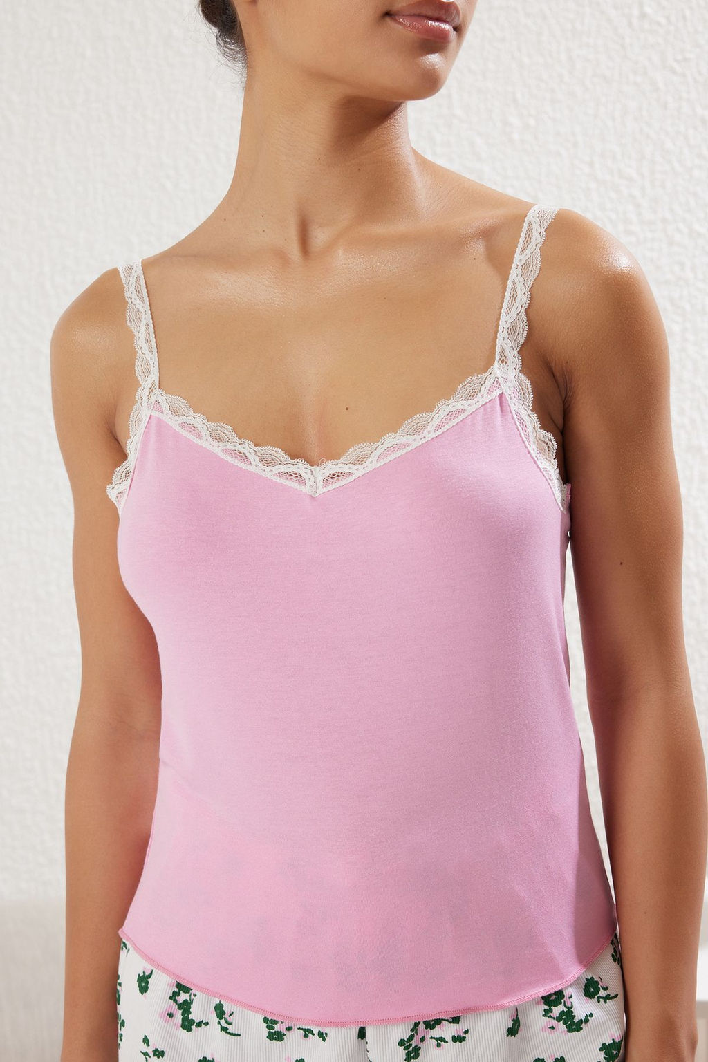 Trendyolmilla Pembe Cicekli Dantel Detayl? Sortlu Orme Pijama Tak?m? THMSS25PT00199  фото 3