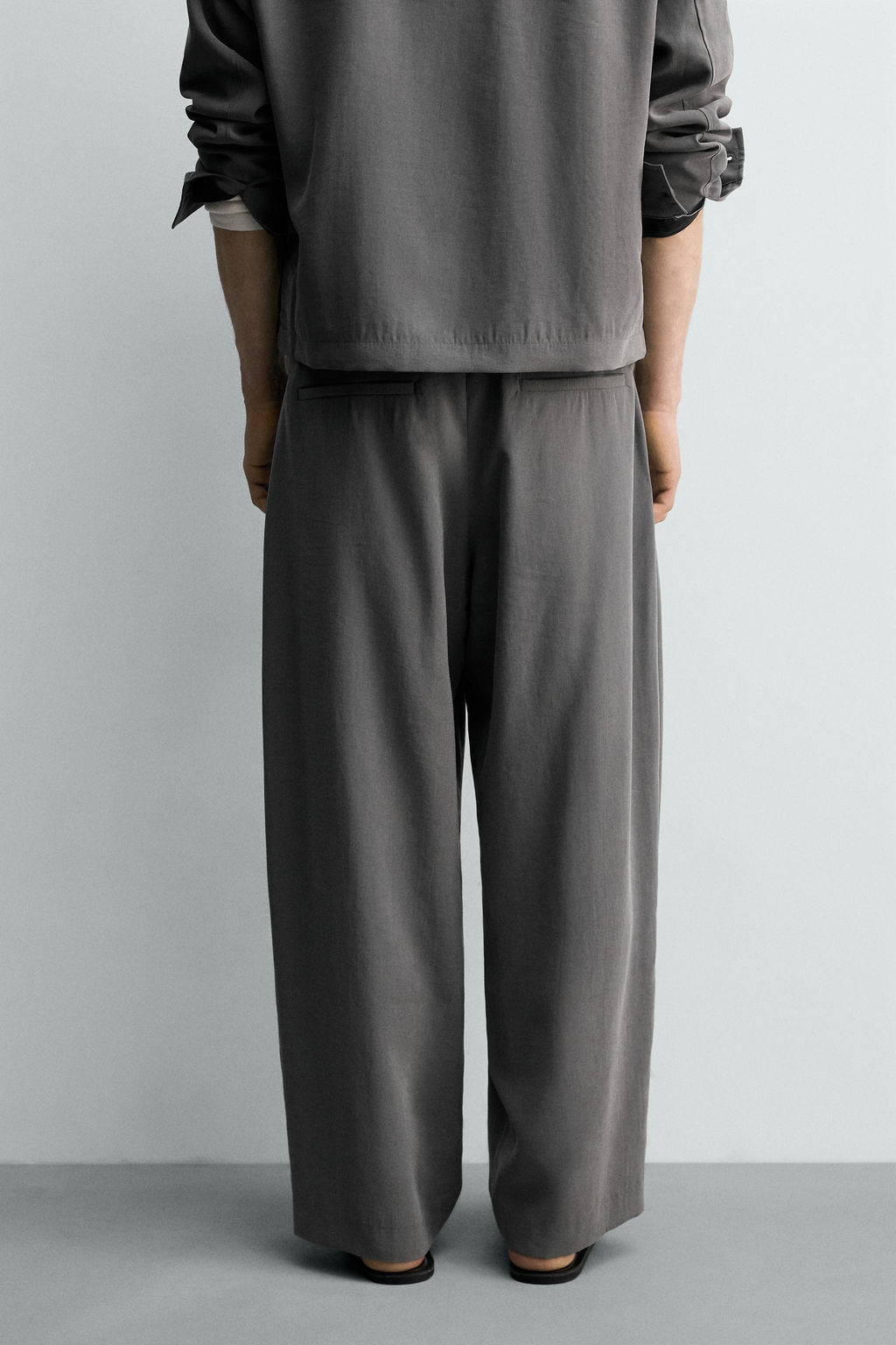 PANTAL?N FLUIDO PLIEGUES / Gris topo - Zara фото 3