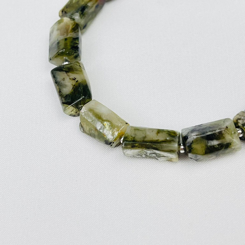 Браслет из Мусковита (зеленый Лепидолит) 16,5 см +