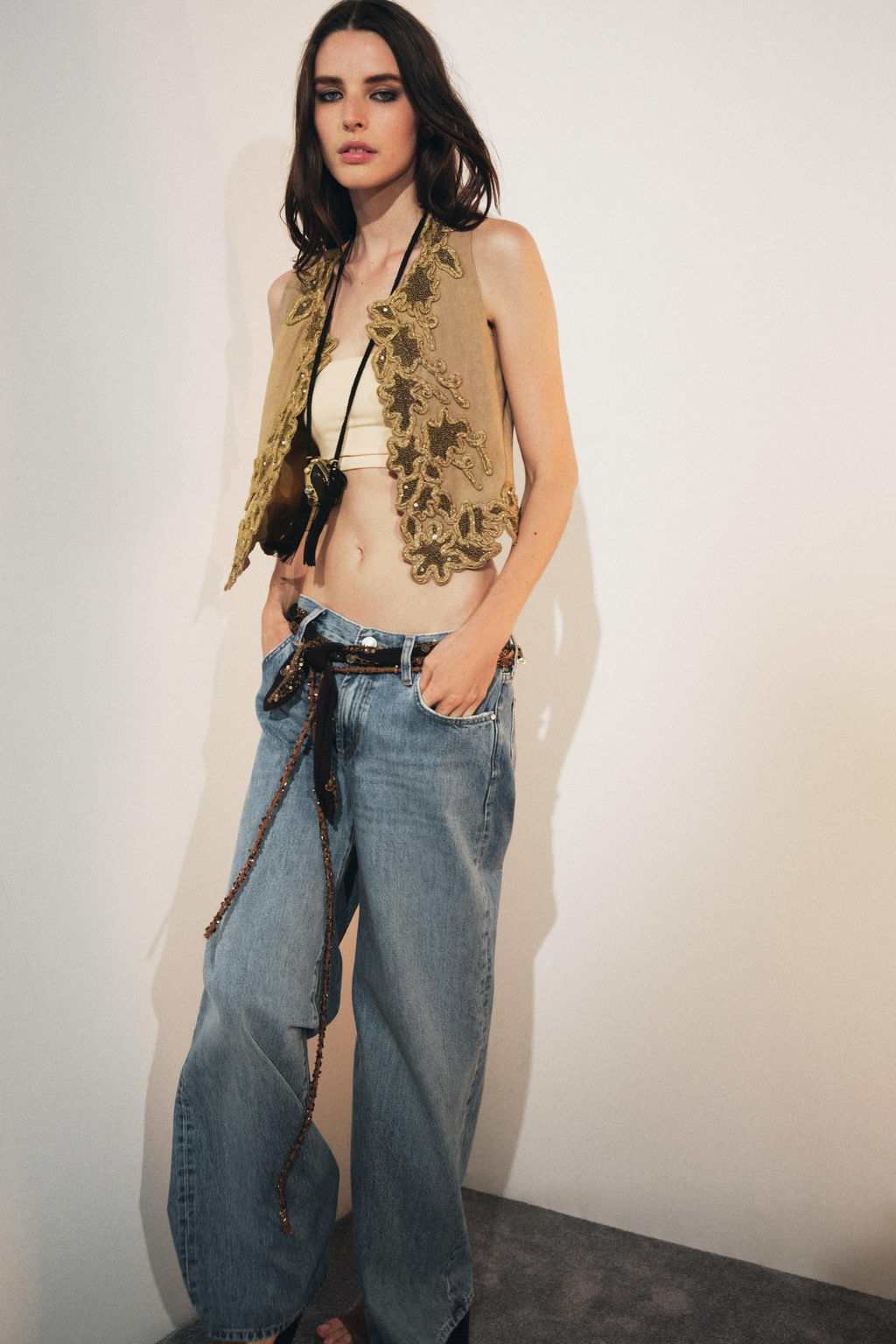 ZW COLLECTION CONTRAST EMBROIDERED WAISTCOAT