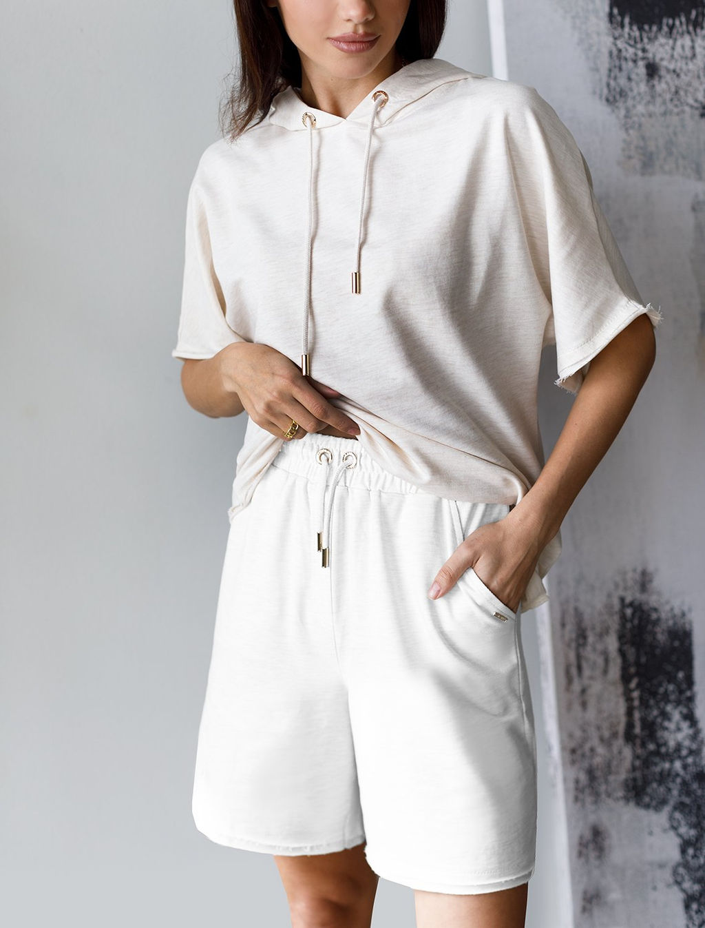 VILATTE / Шорты из тончайшего футера на резинке и отделкой с открытыми срезами  фото 4