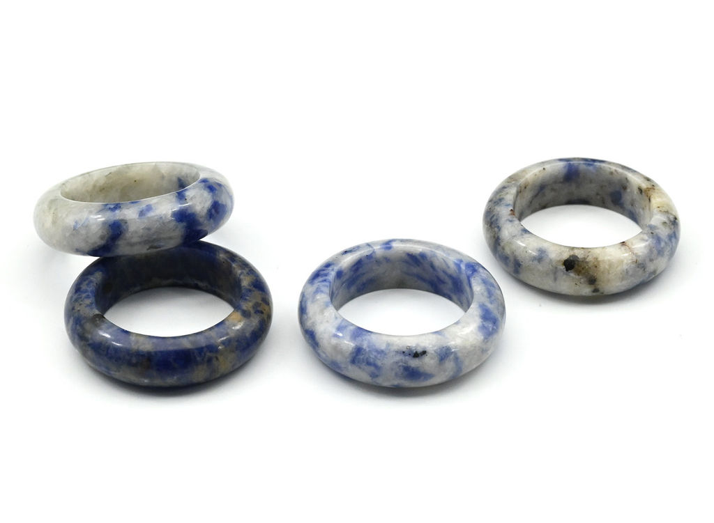 Цельное кольцо из лазурита ширина 6мм Радуга камня