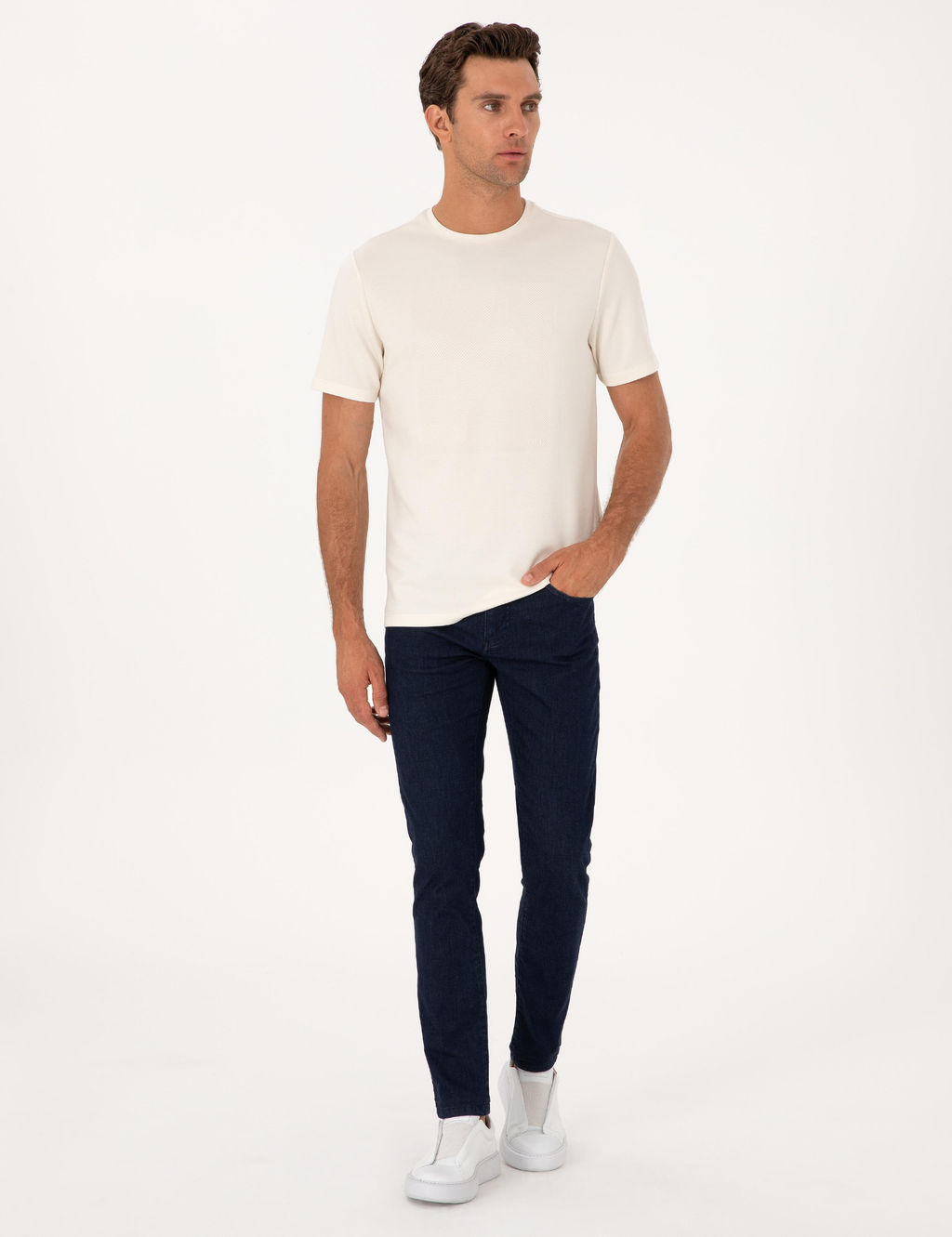 Ekru Regular Fit Bask_l_ Bisiklet Yaka T-shirt