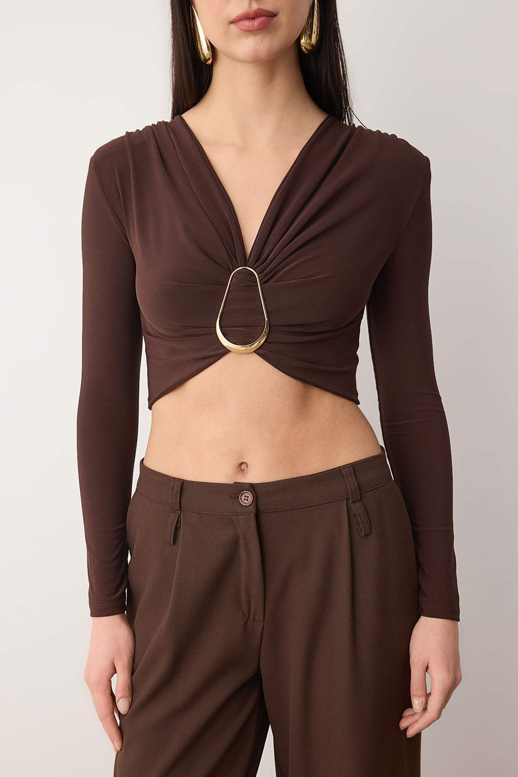 Kahverengi Toka Detayl? V Yaka Uzun Orme Sandy Party Bluz TPRAW26BZ00063