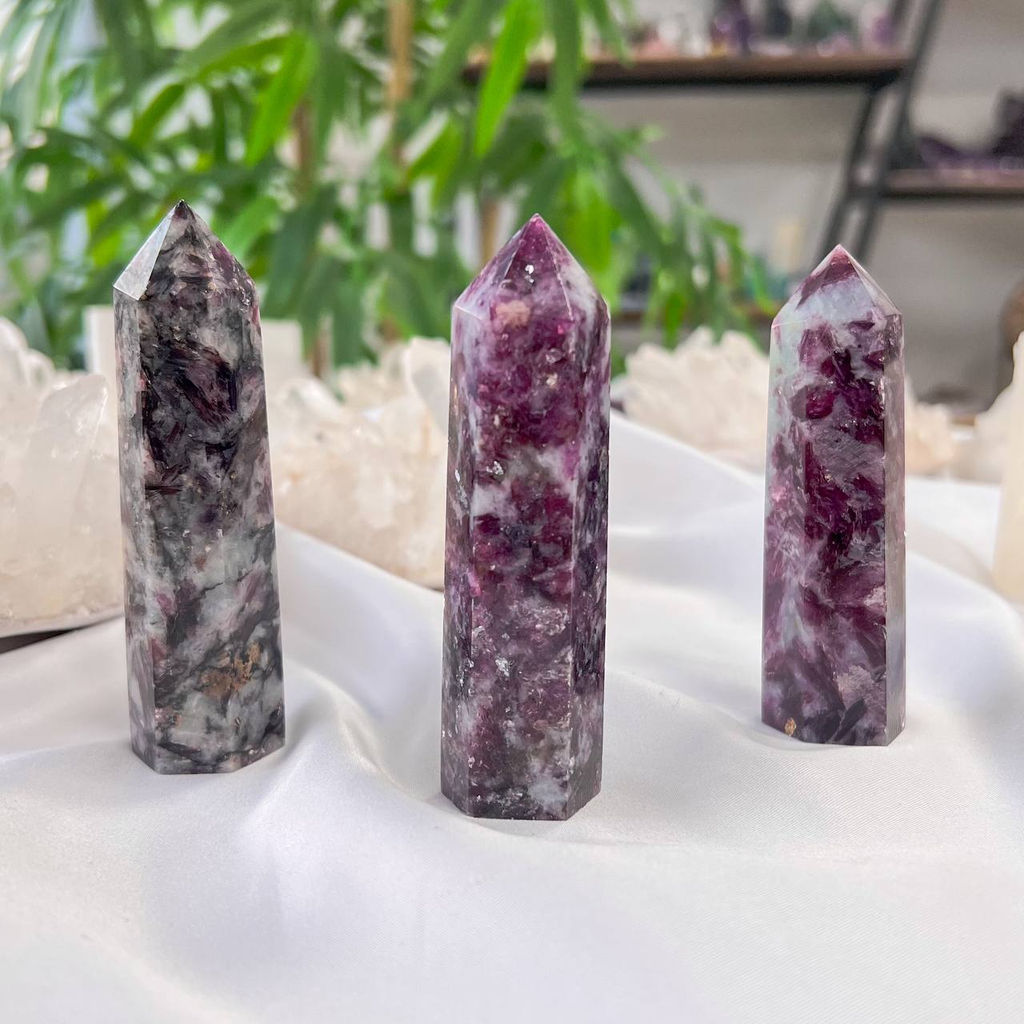 Кристалл из Лепидолита