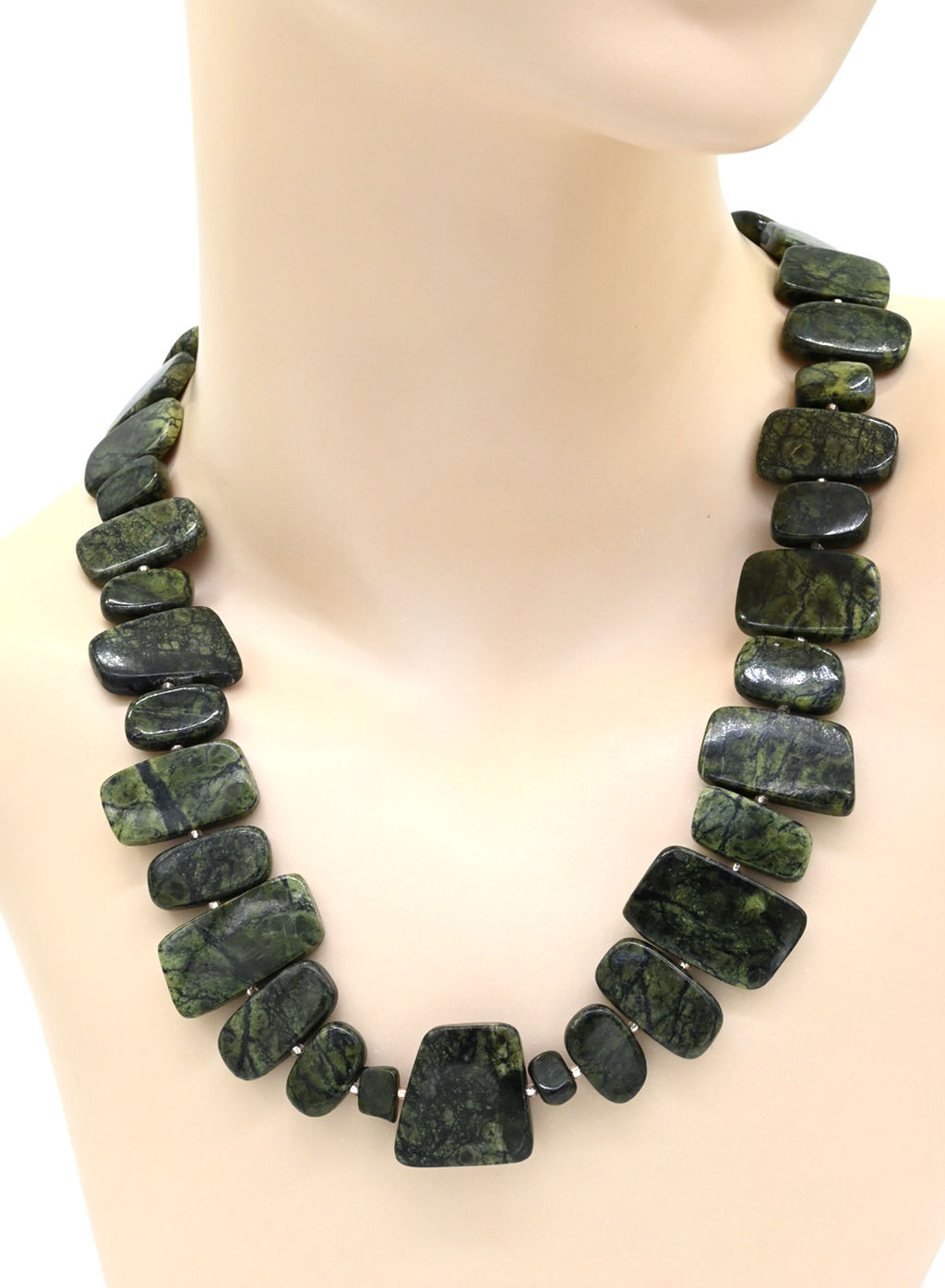 Колье из змеевика темного "Парус", 62см