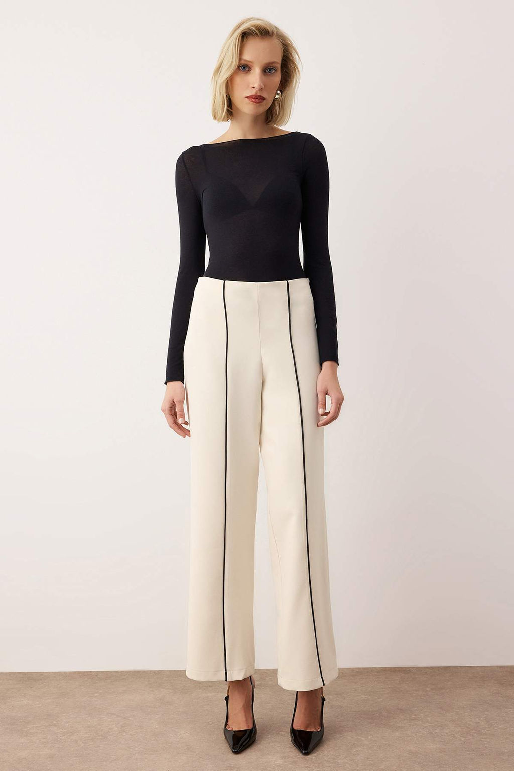 EXCLUSIVE Ozel Koleksiyon Ekru Biye Detayl? Straight/Duz Kesim Pantolon TWOAW26PL00120 - Trendyolmilla фото 2