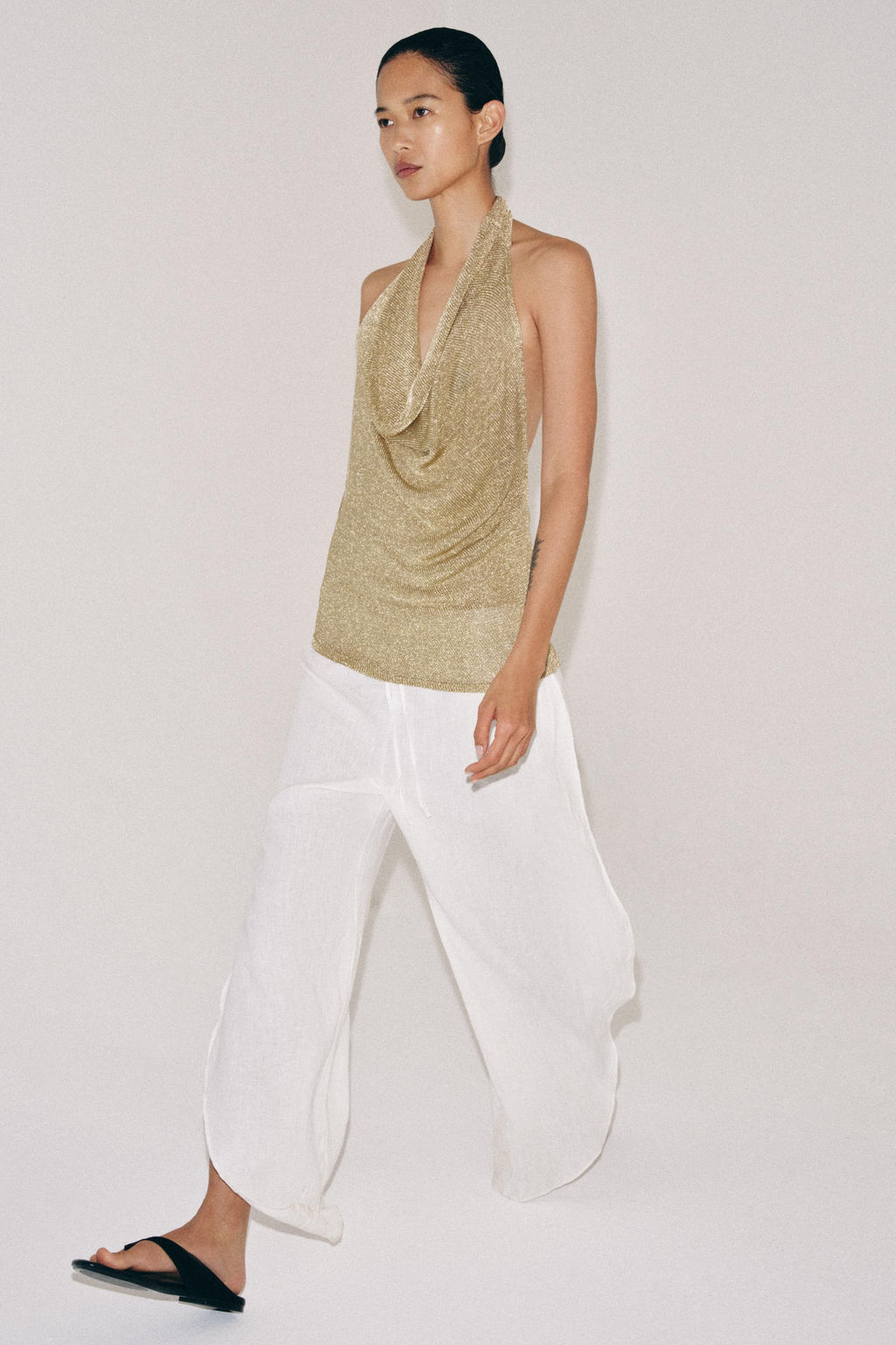 TOP PUNTO HALTER HILO METALIZADO / Dorado - Zara фото 9