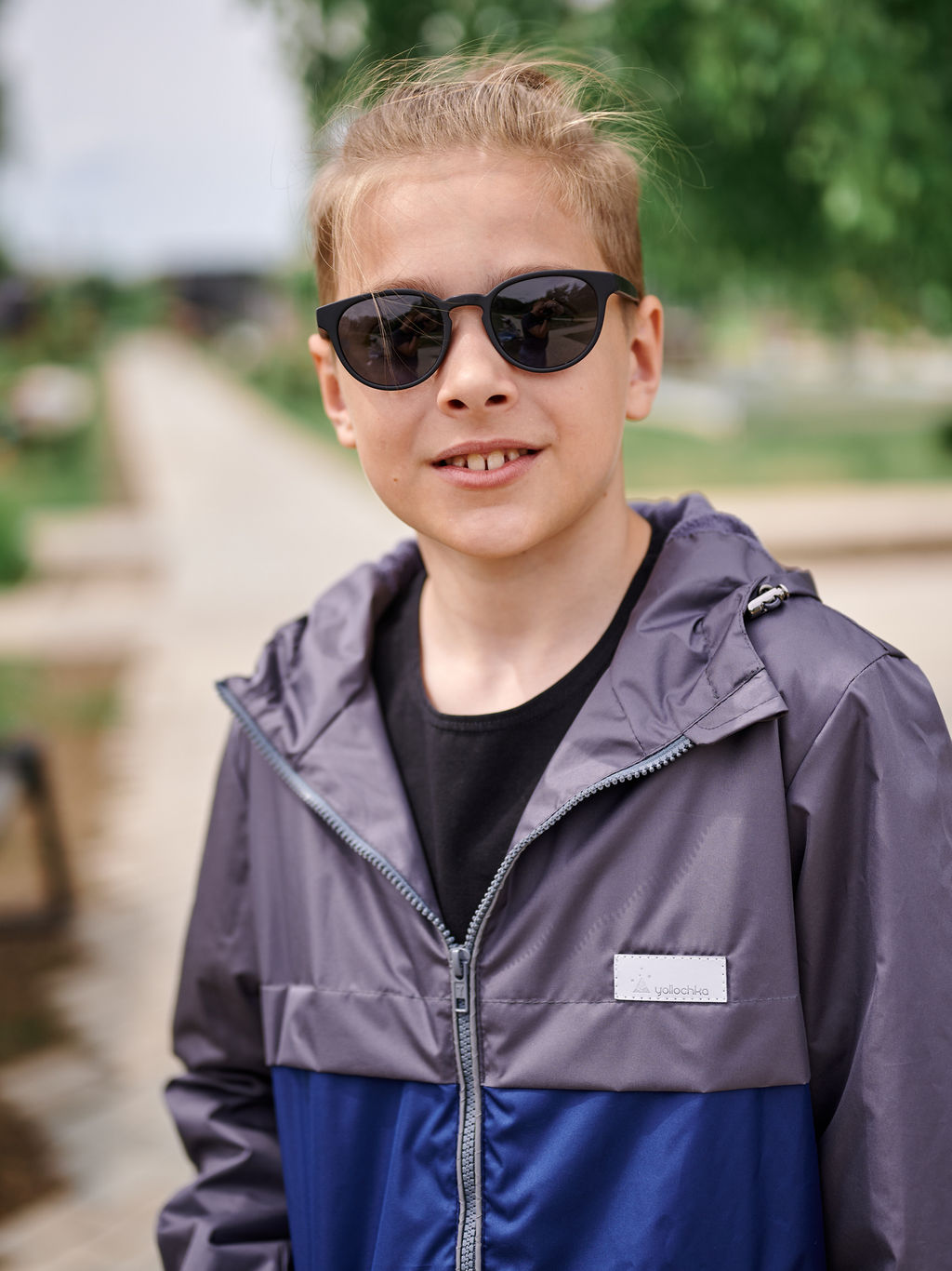 Ветровка-спорт на флисе для мальчика серый-синий