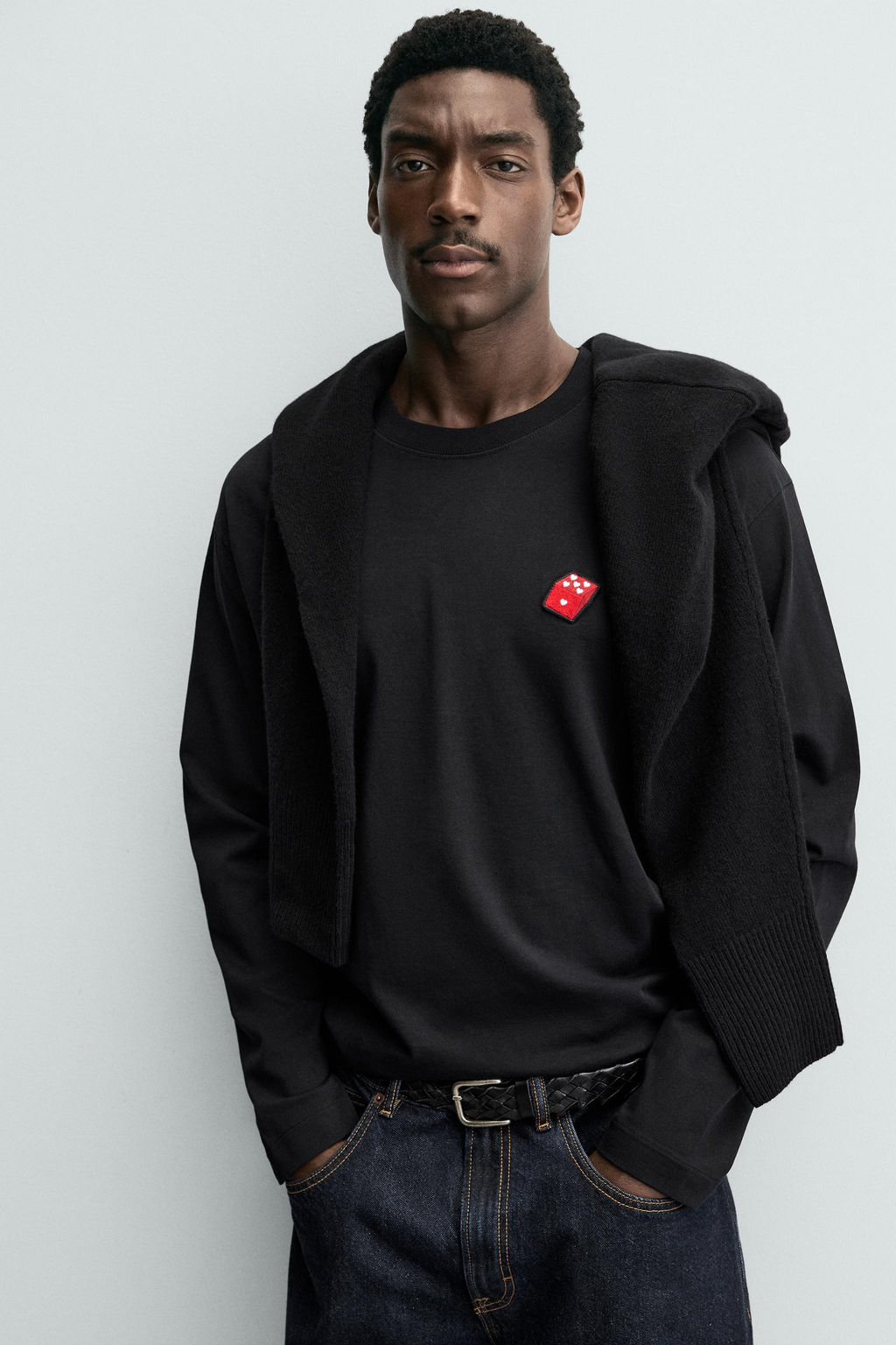 T-SHIRT WITH DICE HEARTS PATCH - Zara фото 5