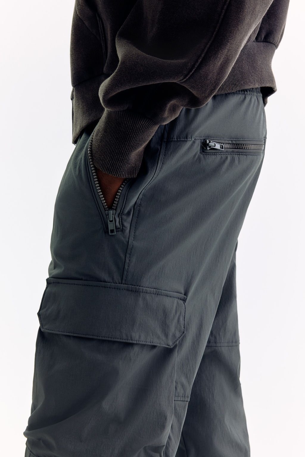 Pantal?n cargo de nailon Regular Fit - H&m фото 6