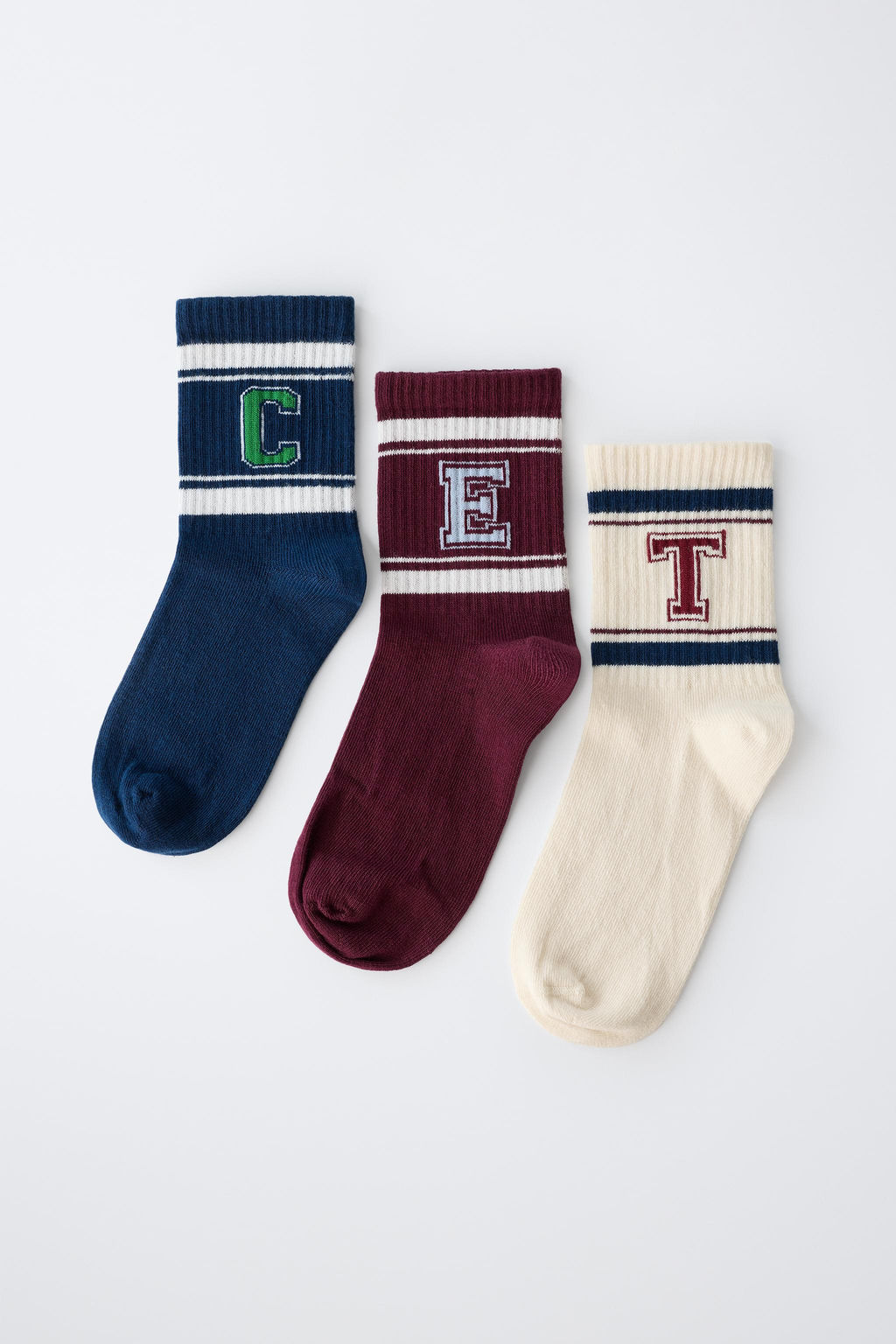 PACK TRES CALCETINES MEDIOS RAYAS VARSITY / Burdeos - Zara фото 3