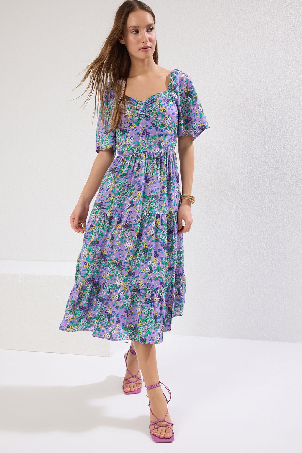 TRENDYOLMILLA Mor A Kesim Balon Kollu Cicek Desenli Midi Dokuma Elbise TWOSS20EL2323