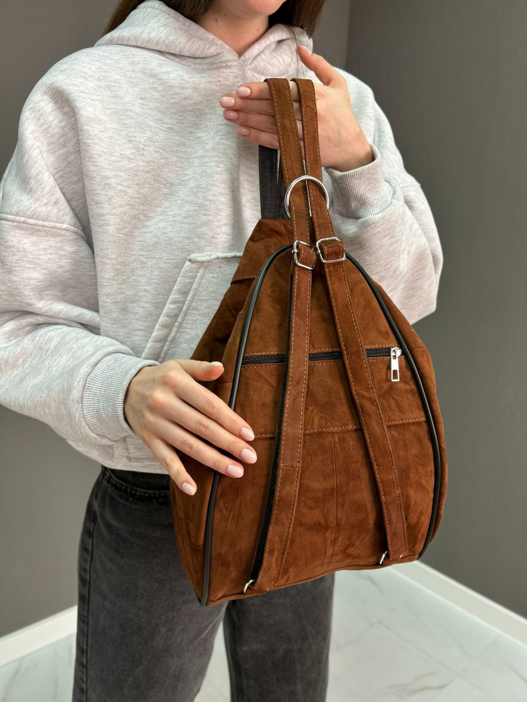 Сумка-рюкзак женская из телячьей кожи