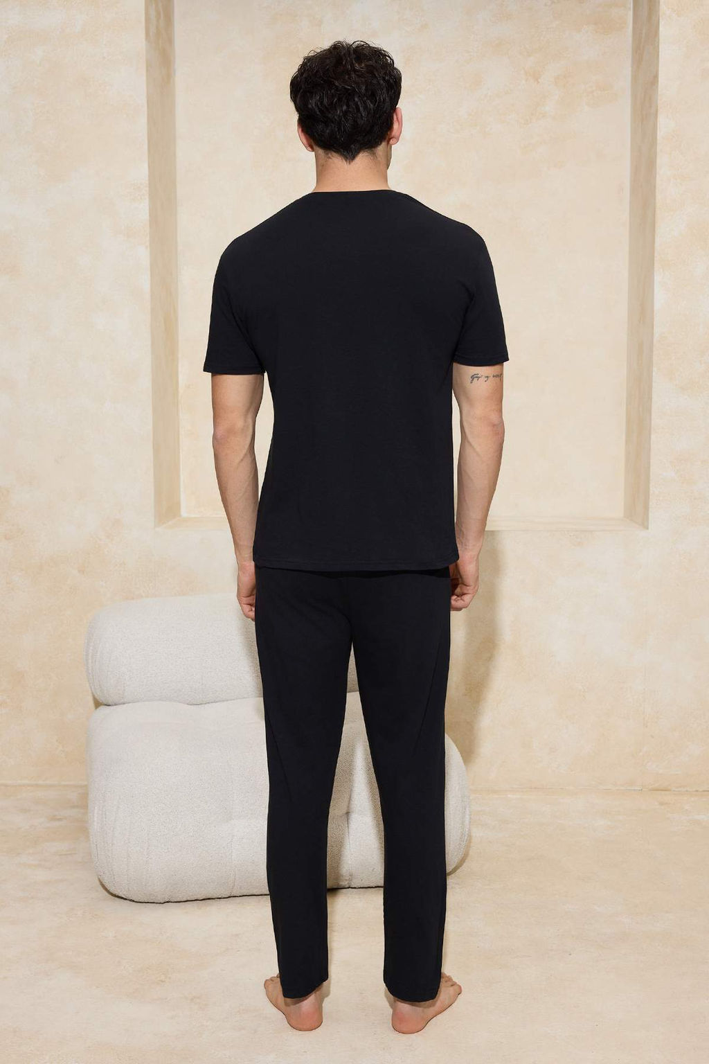 Siyah Regular Kesim Pamuklu K?sa Kollu Ust Robot Bask?l? Cep Detayl? Pijama Tak?m? TMNSS26PT00005 - Trendyolmilla фото 7