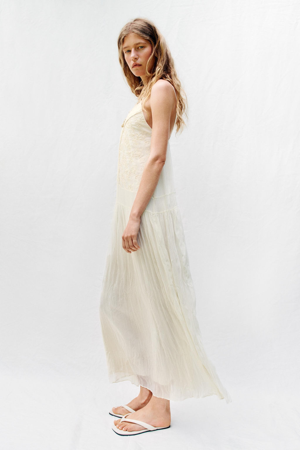 VESTIDO LENCERO BORDADOS / Crudo - Zara фото 4