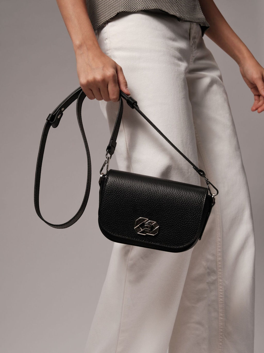 Сумка кросс-боди Deboro 30879 черный