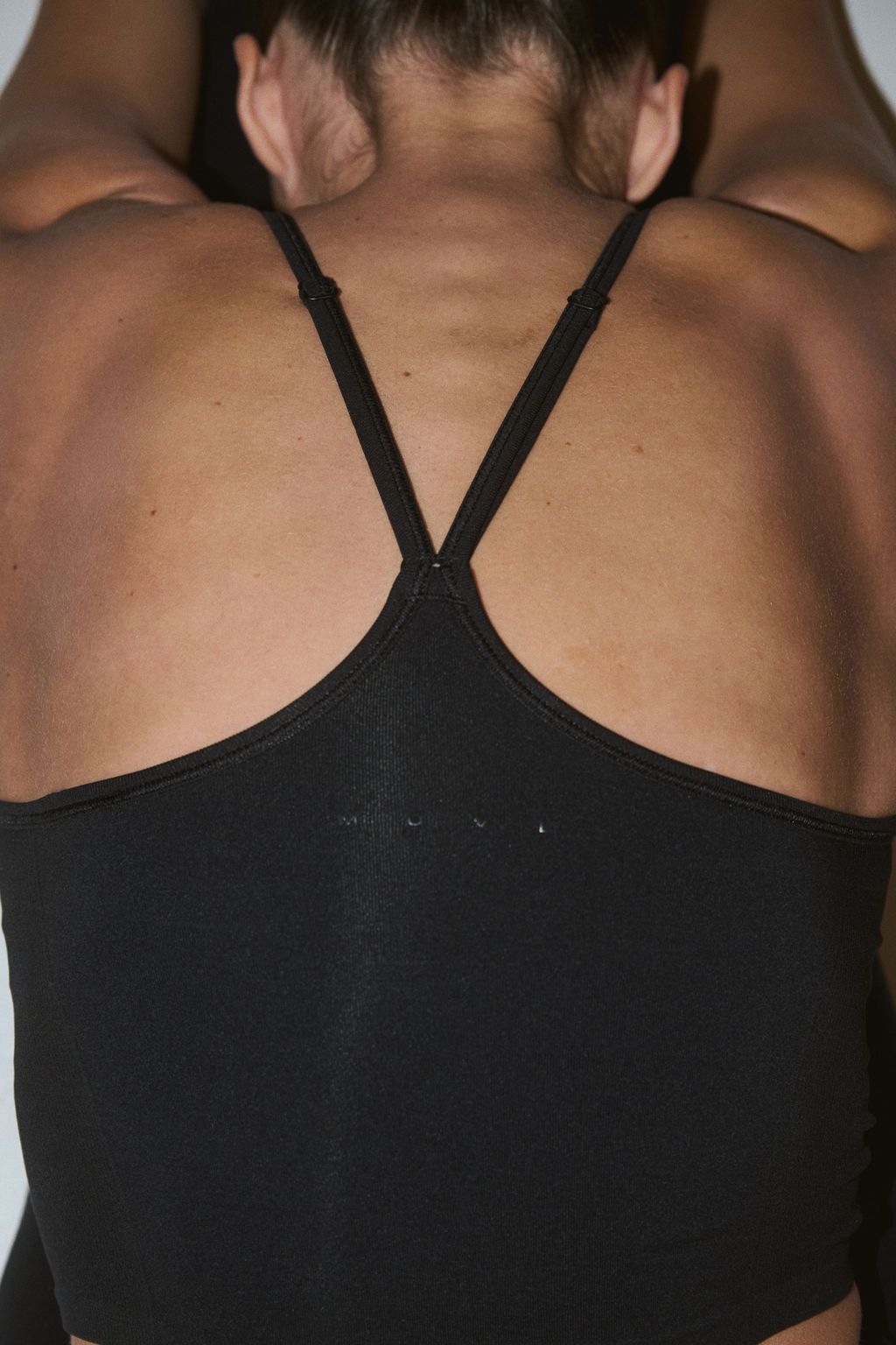 Top de deporte seamless con DryMove - H&m фото 8