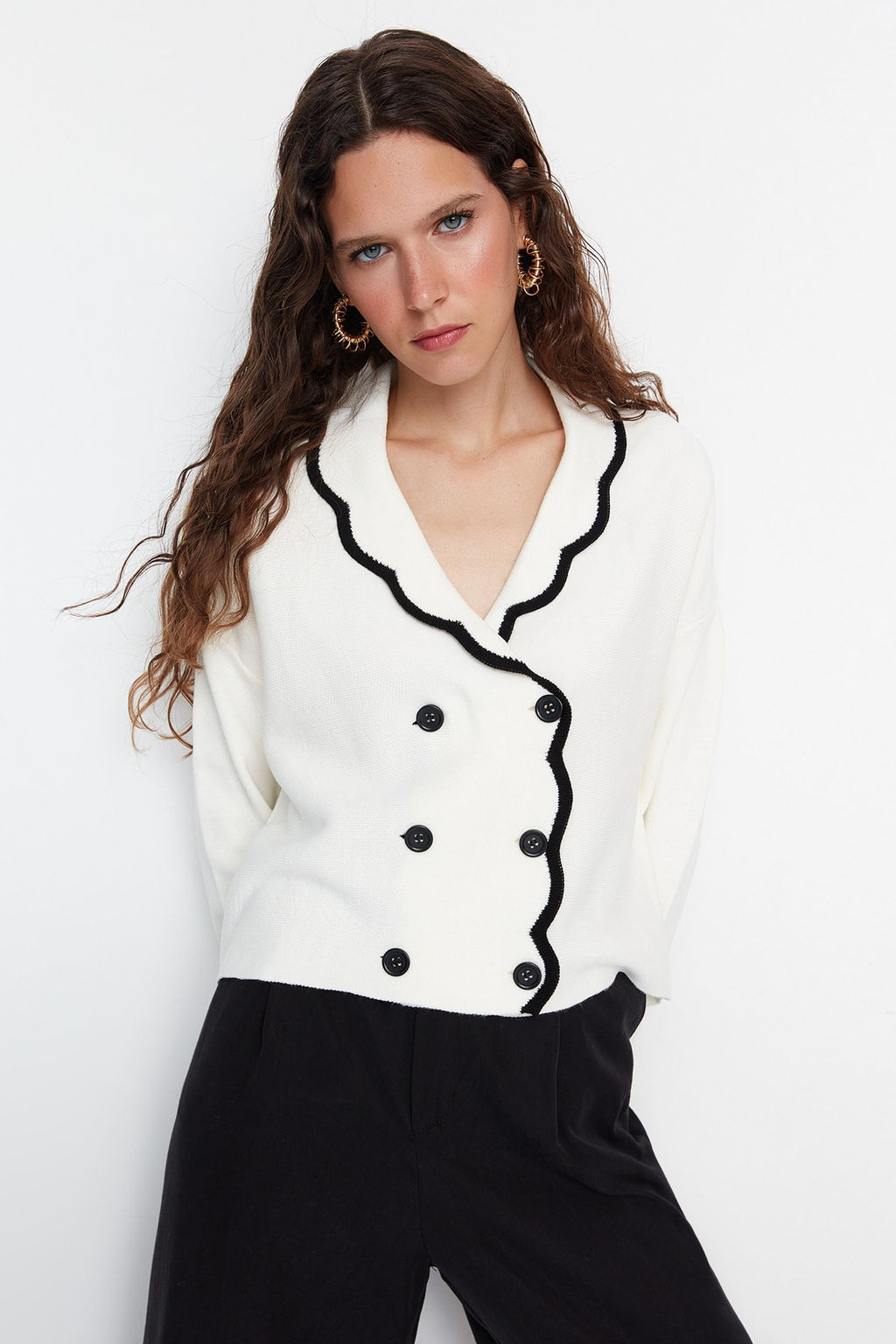 TRENDYOLMILLA Limited Edition Ekru Kruvaze Yaka Renk Bloklu Triko H?rka TWOAW22HI0359  фото 2