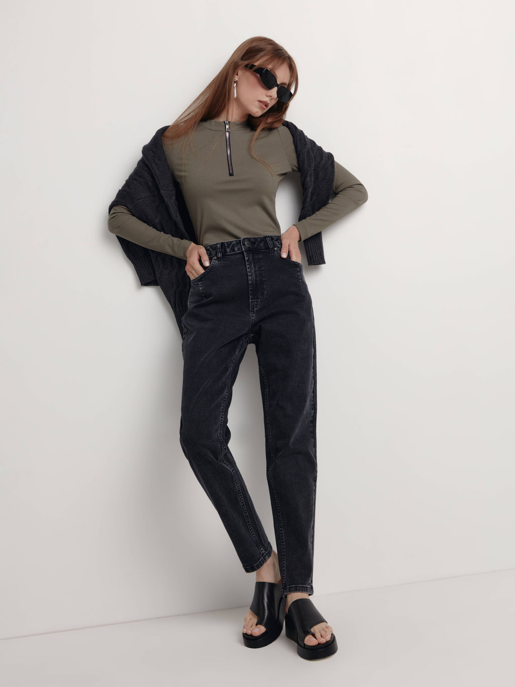 CONTE CON-515 Джинсы mom с вытачками по карманам washed black