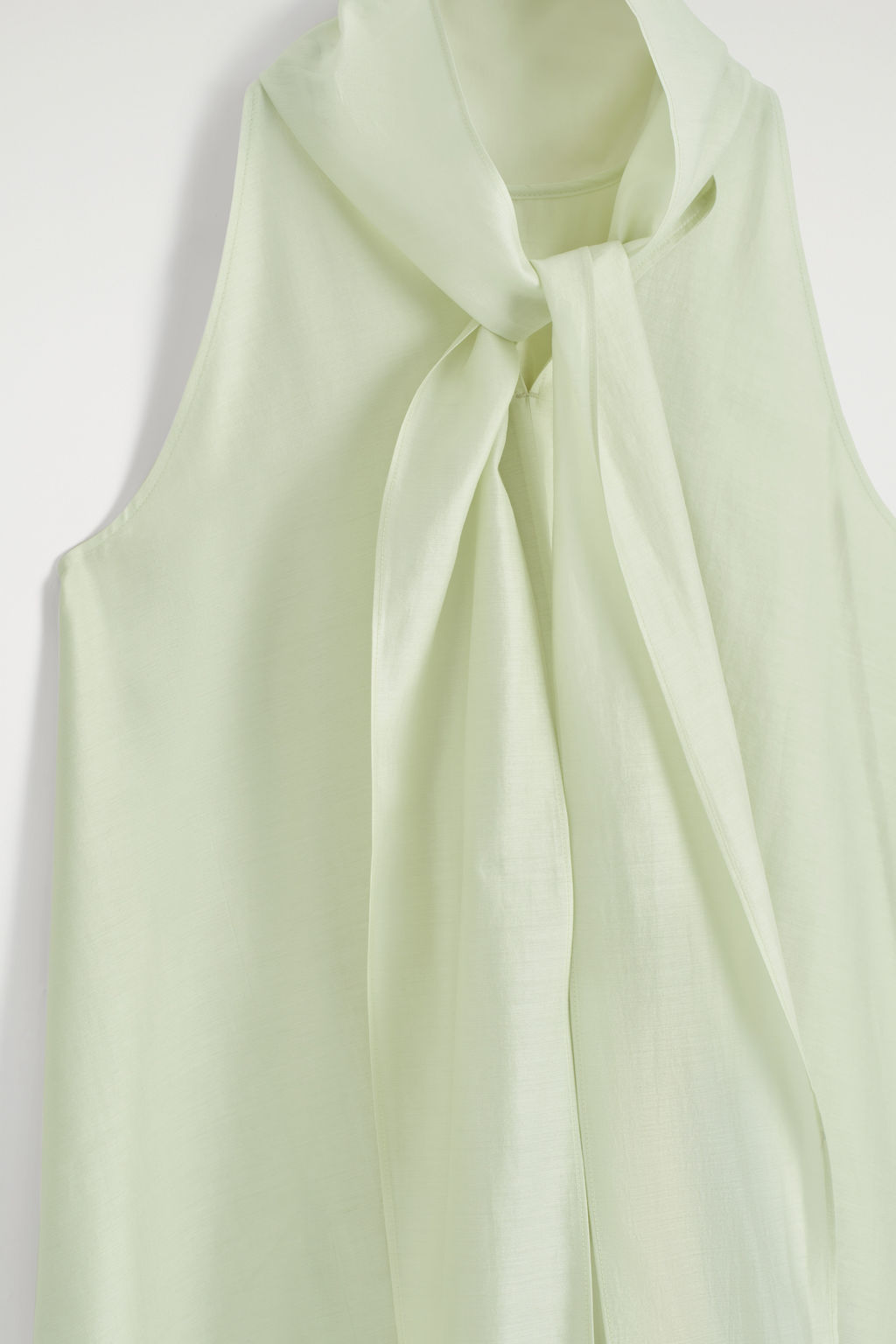 VESTIDO CORTO FLUIDO CON CUELLO HALTER - H&m фото 3