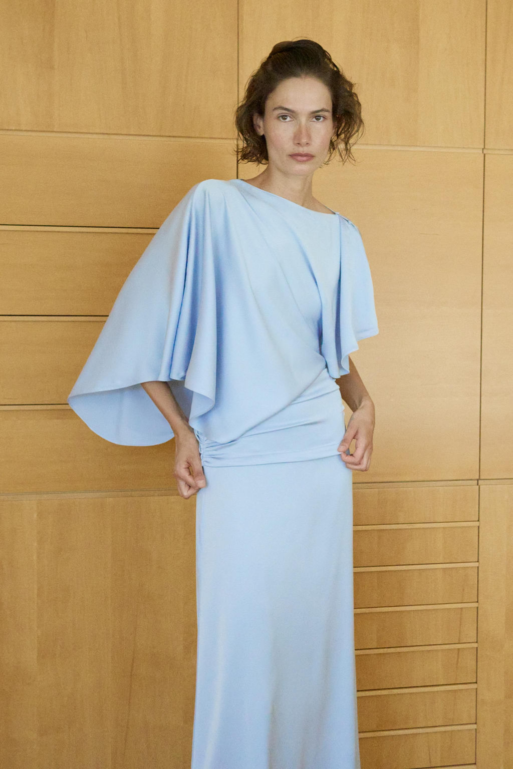 VESTIDO SATINADO ASIM?TRICO CAPA / Azul claro - Zara фото 6