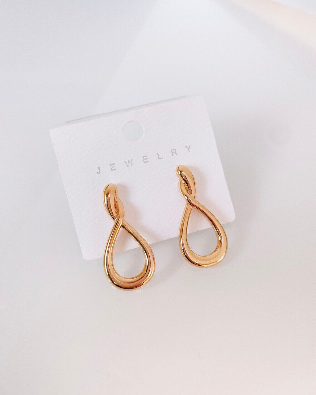 Стильные серьги