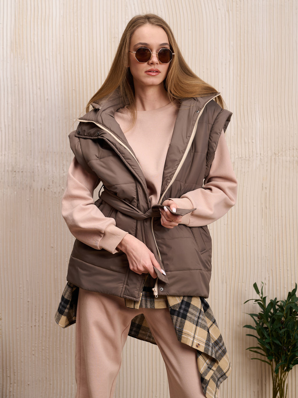 Жилет женский "Холод" кофе