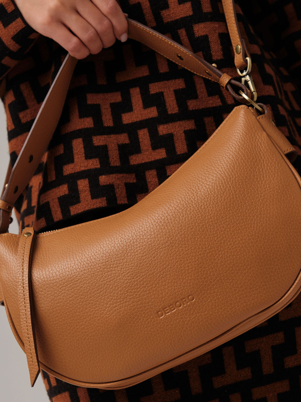 Сумка Deboro 30719 коричневый лист