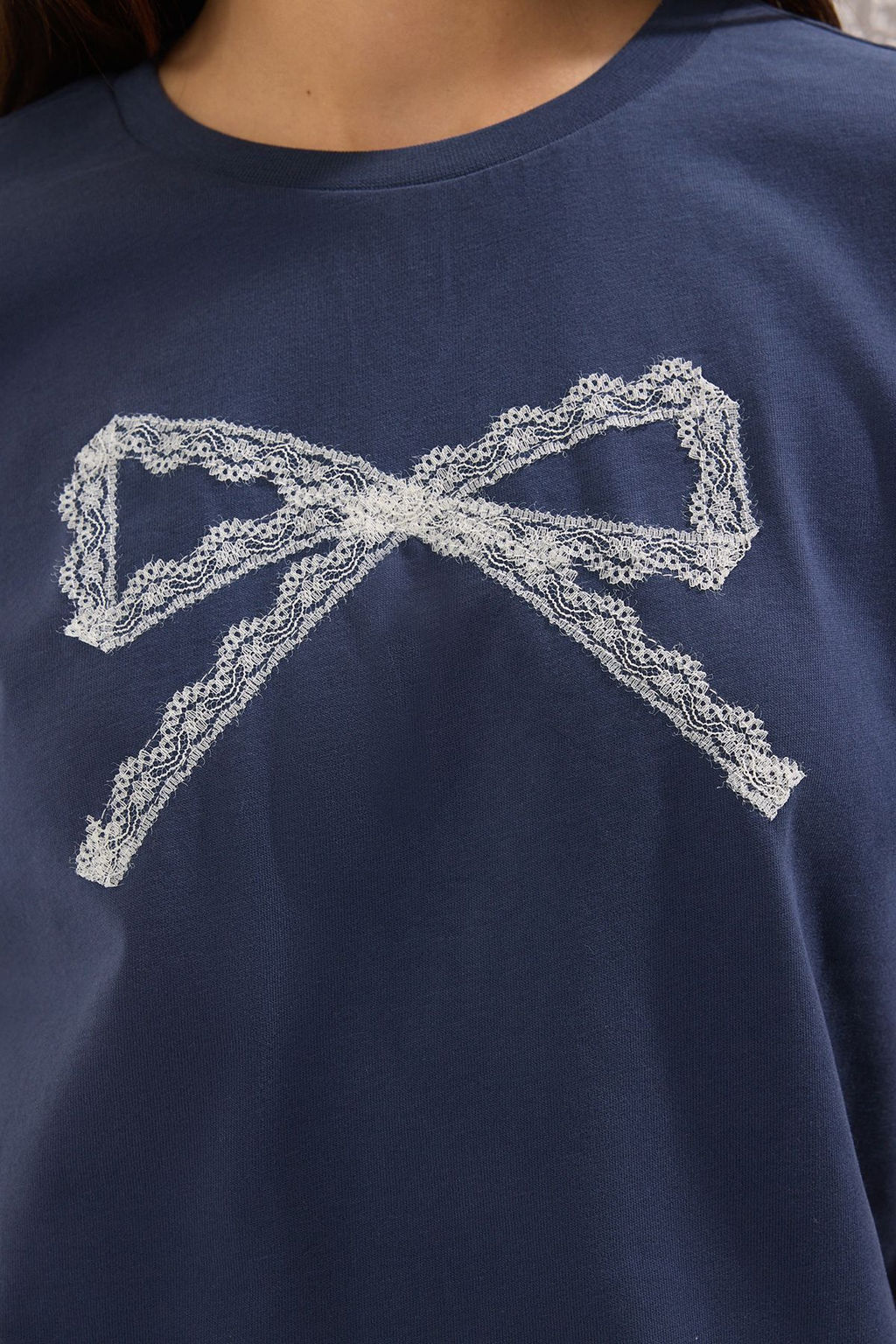 TRENDYOLMILLA Indigo %100 Pamuk Dantel Fiyonk Detayl? Regular/Normal Kesim Orme T-Shirt TWOSS25TS00173  фото 3