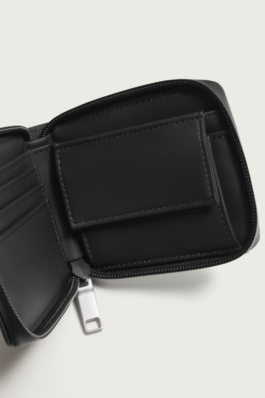 CARTERA CREMALLERA ENGOMADA / Negro - Zara фото 3