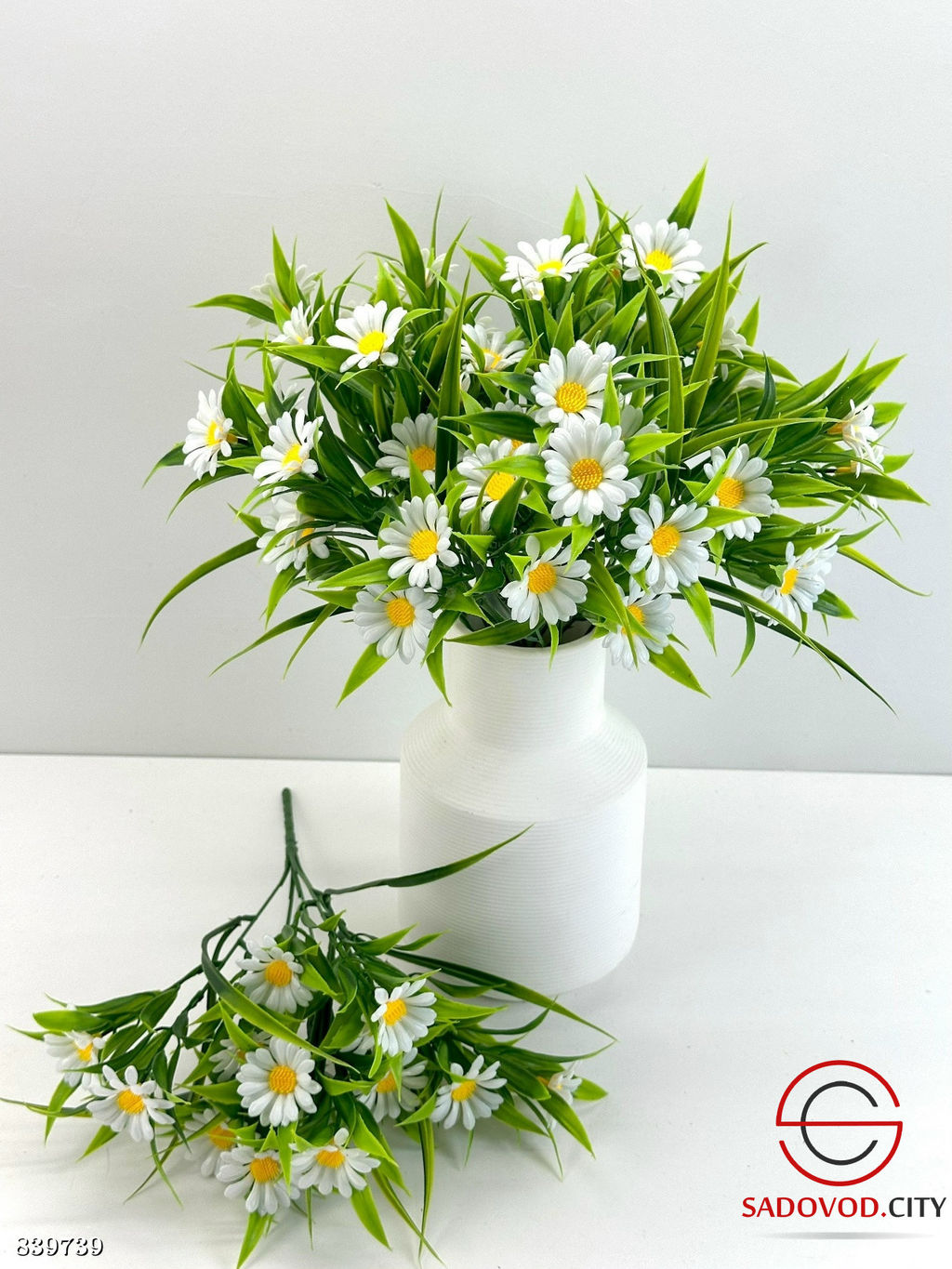 Искусственные цветы, 40 см.