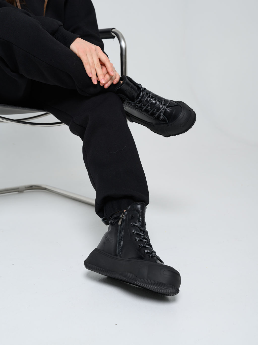 Ботинки 217.PODYUM151bl.Черный/байка