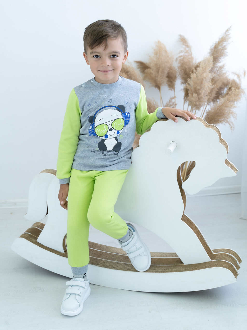 Костюм детский салатовыймеланж панда в наушниках