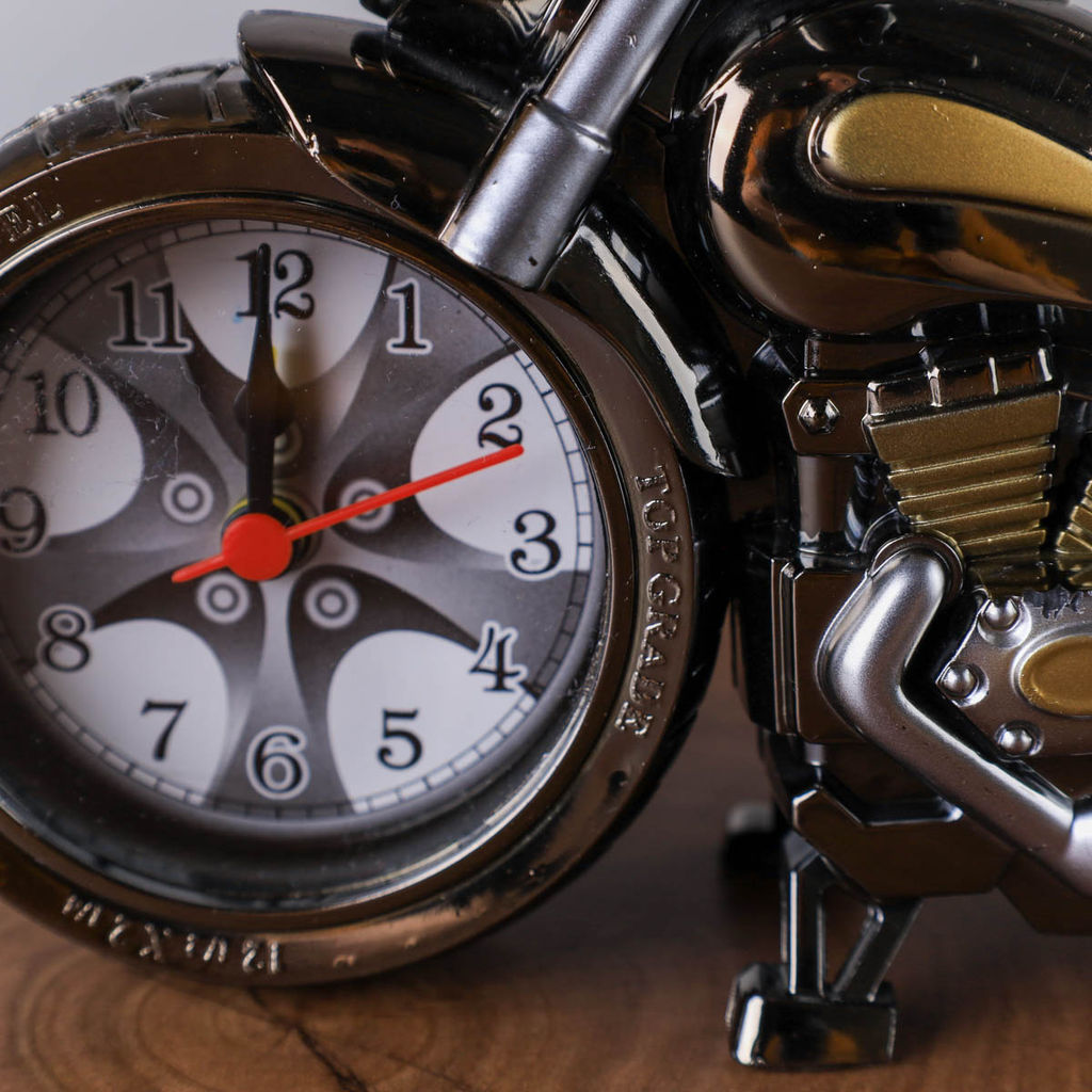 Часы настольные Мотоцикл 21 см / PF168A /уп 96/ - Галеонтрейд фото 3