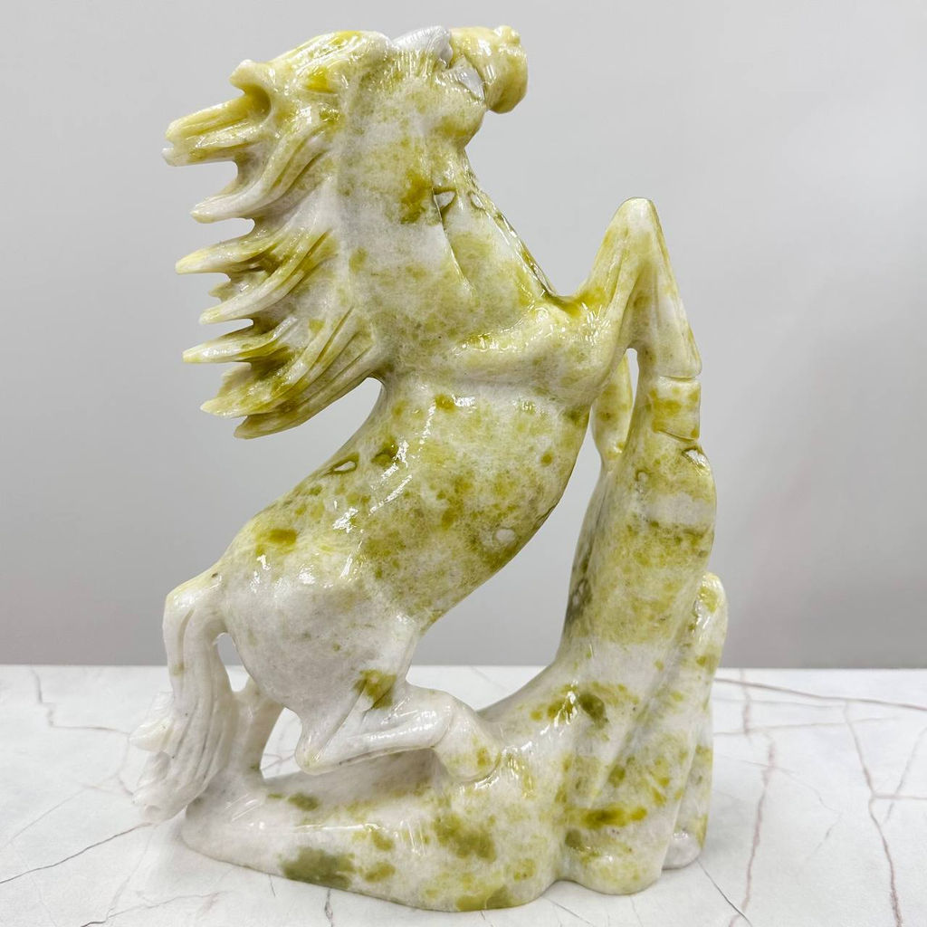 Статуэтка резная Конь из Офикальцита - Радуга самоцветов фото 3