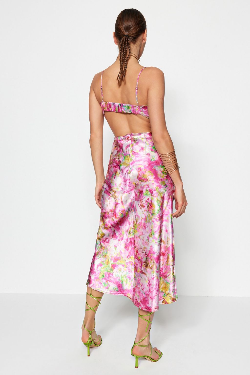 TRENDYOLMILLA Pembe-Cok Renkli Cicek Desenli Dokuma Saten S?k Abiye Elbise TPRSS23EL00305  фото 7