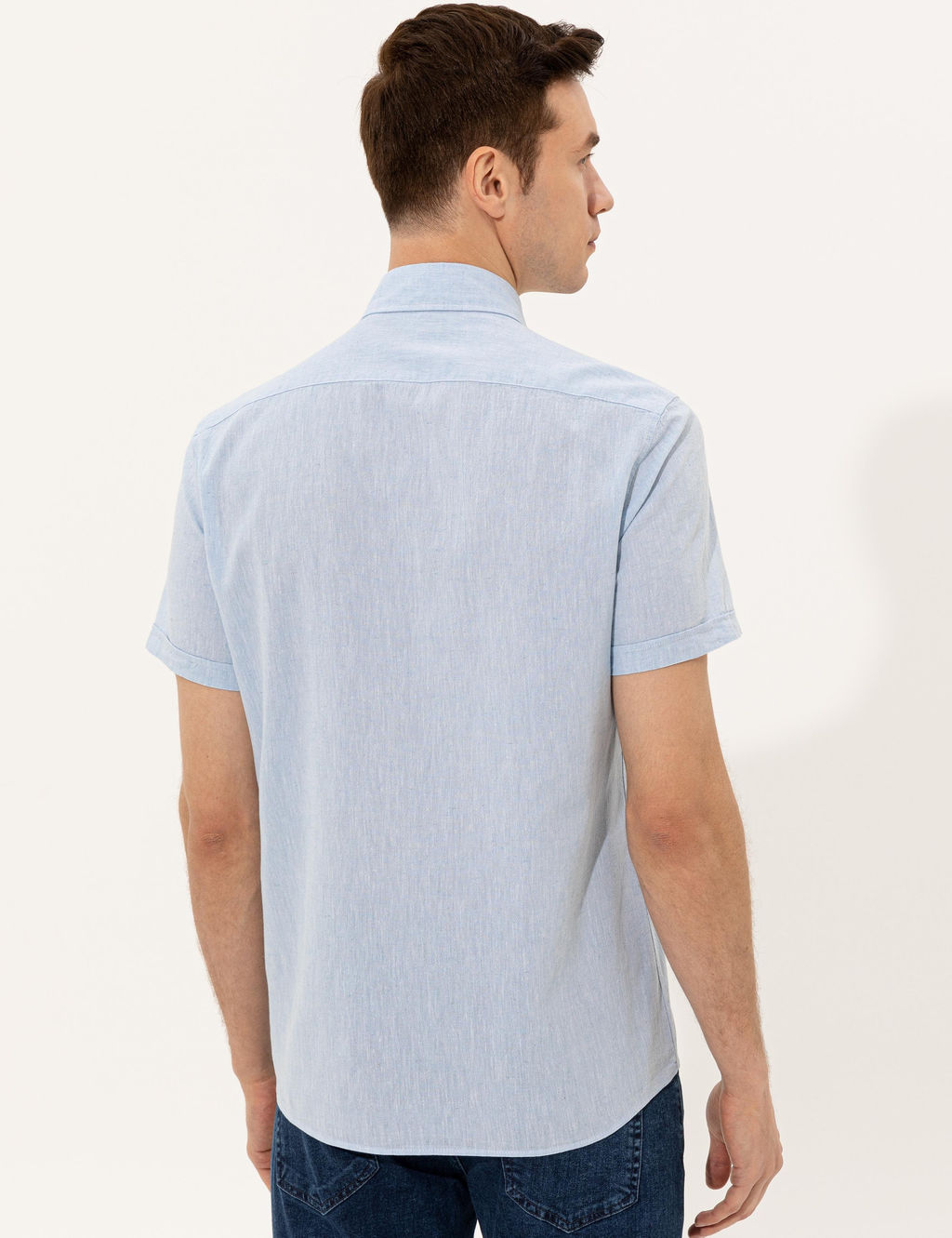 Голубая рубашка узкого кроя с коротким рукавом из смесового льна - Cacharel фото 5