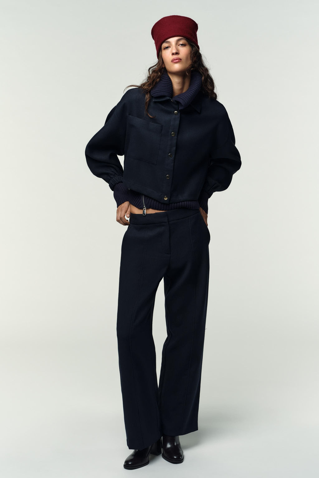 STRAIGHT-LEG TROUSERS WITH SEAM DETAIL
