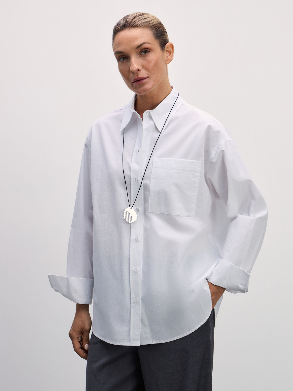 Рубашка оверсайз из хлопка с карманом / Zarina