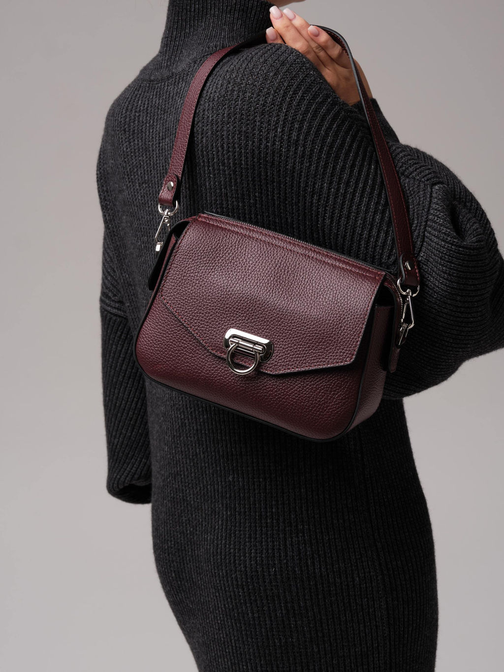 Сумка кожаная кросс-боди Azaro 3684 зимняя вишня