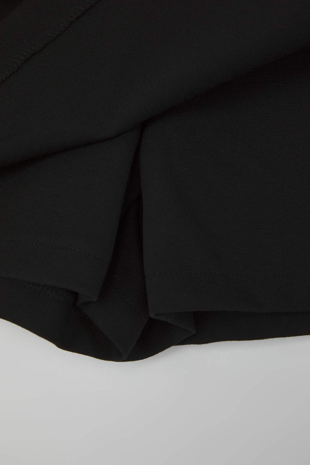 Siyah Fermuarl? Asimetrik Detayl? Bodycone/Vucuda Oturan Orme Esnek Mini Etek TWOAW26ET00019 - Trendyolmilla фото 6